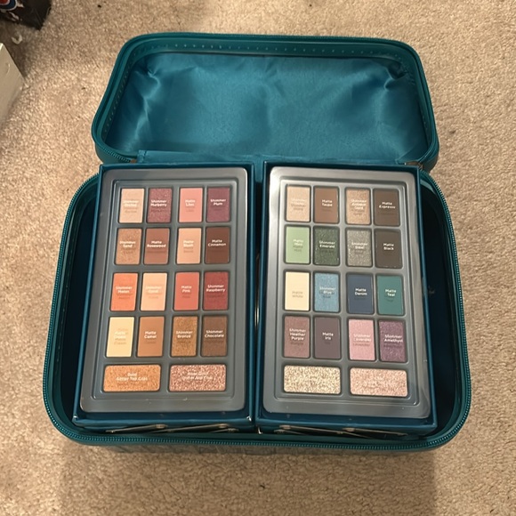 Ultra Beauty makeup caboodle collection - Picture 6 of 9